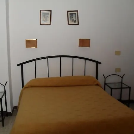 Guest house Versalles *