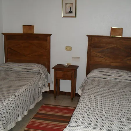 Guest house Versalles *